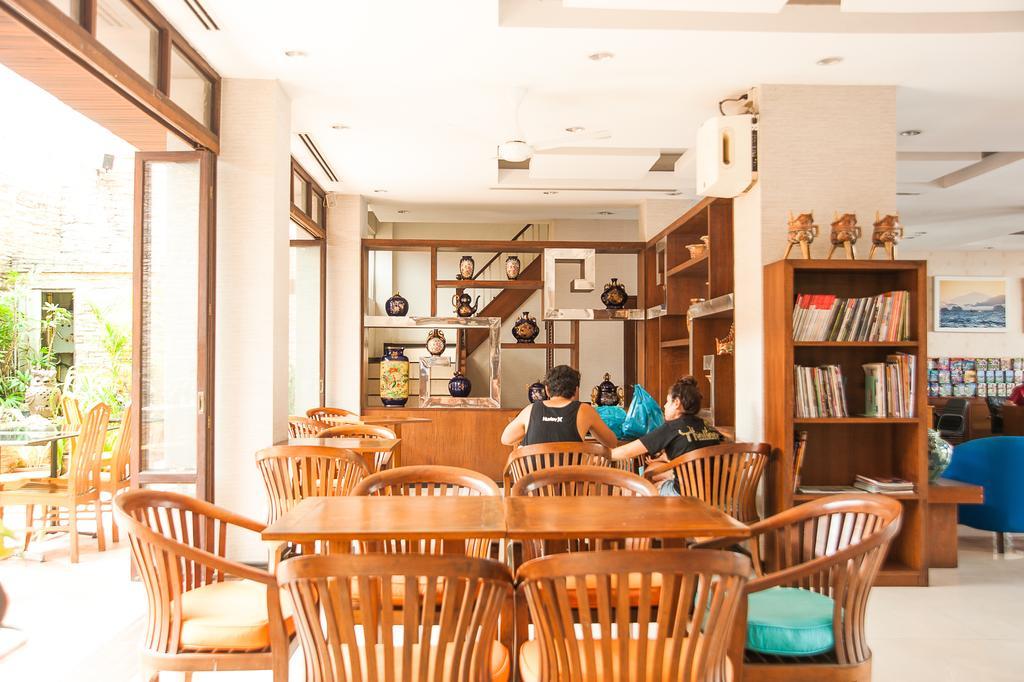 Crystal Inn Phuket Buitenkant foto