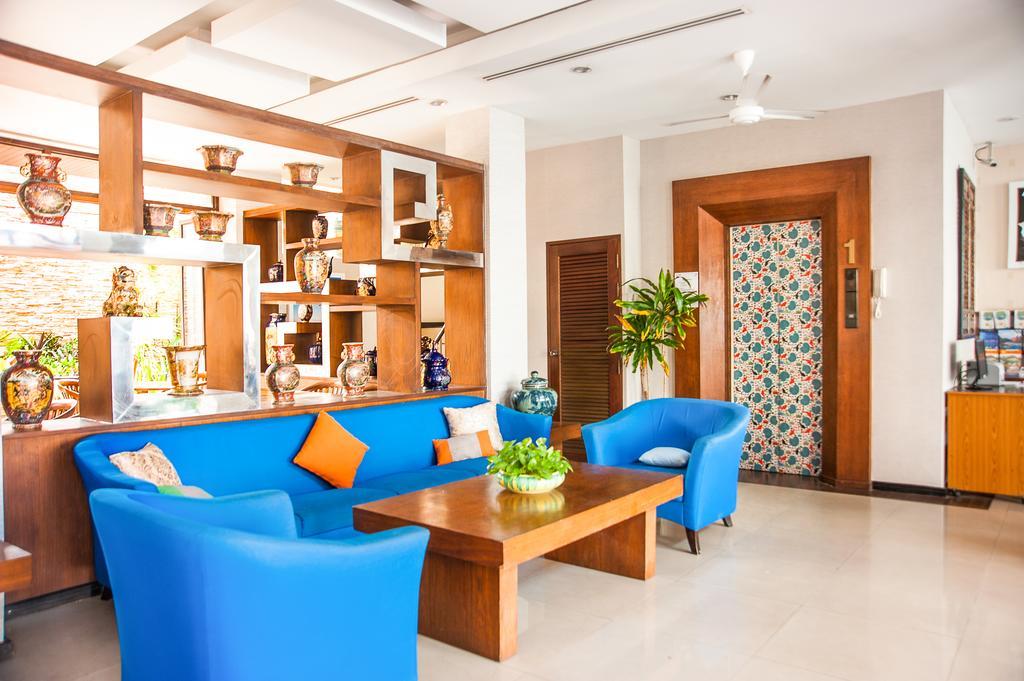 Crystal Inn Phuket Buitenkant foto