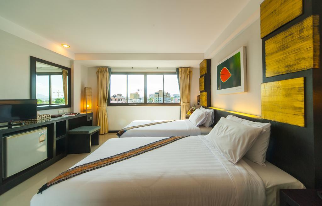 Crystal Inn Phuket Buitenkant foto