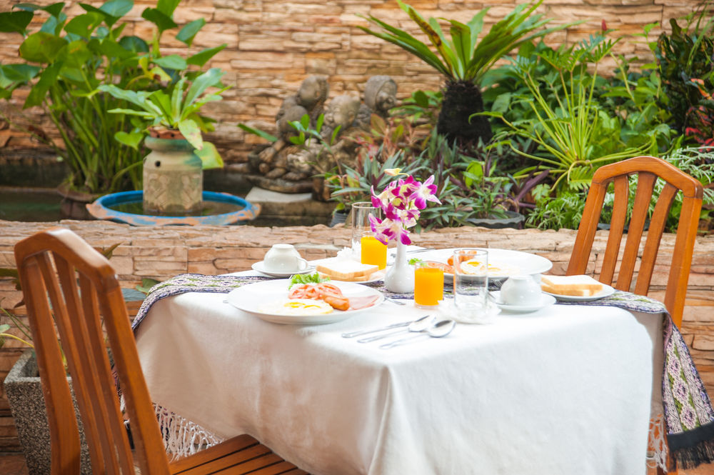 Crystal Inn Phuket Buitenkant foto