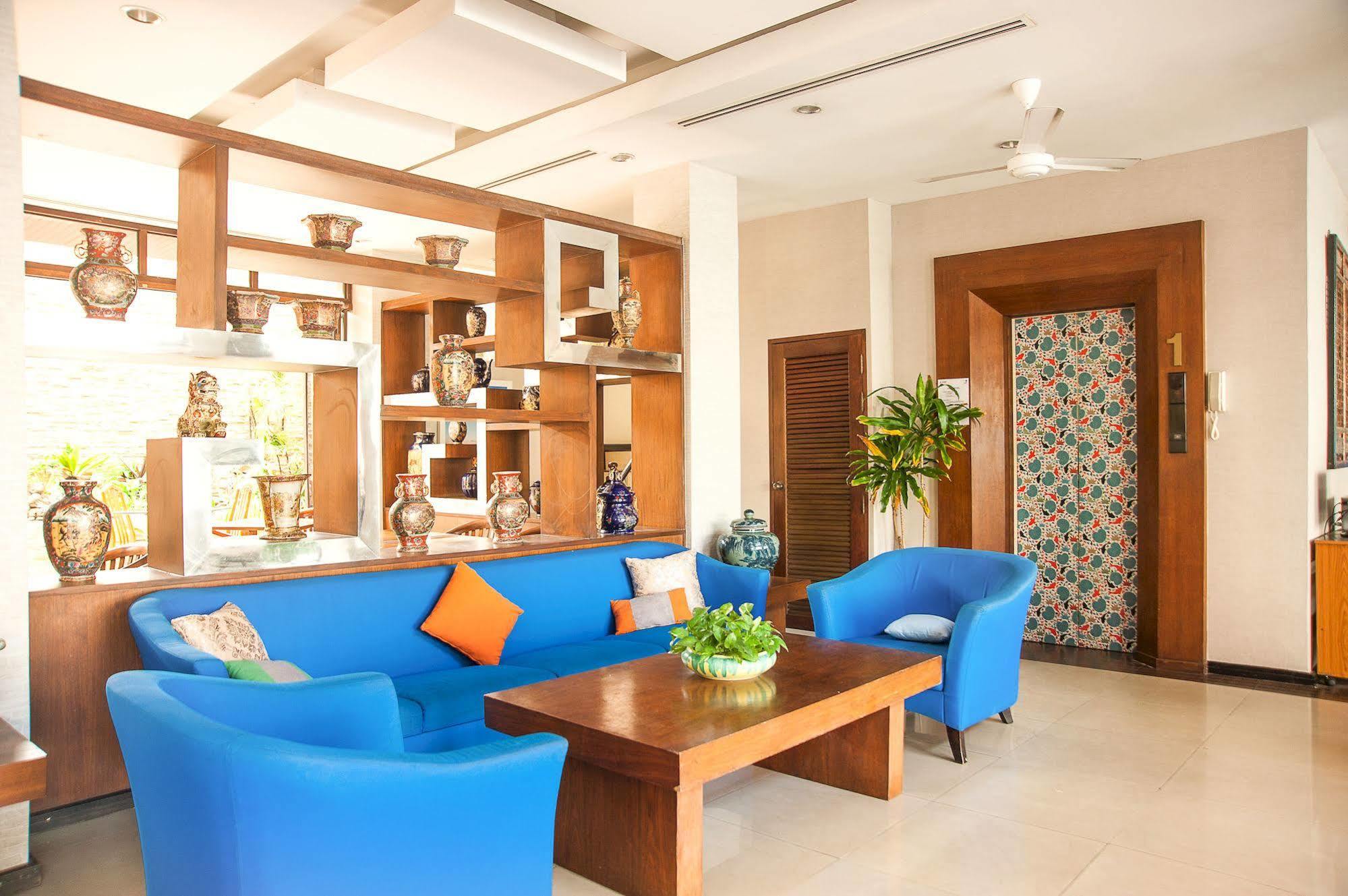 Crystal Inn Phuket Buitenkant foto