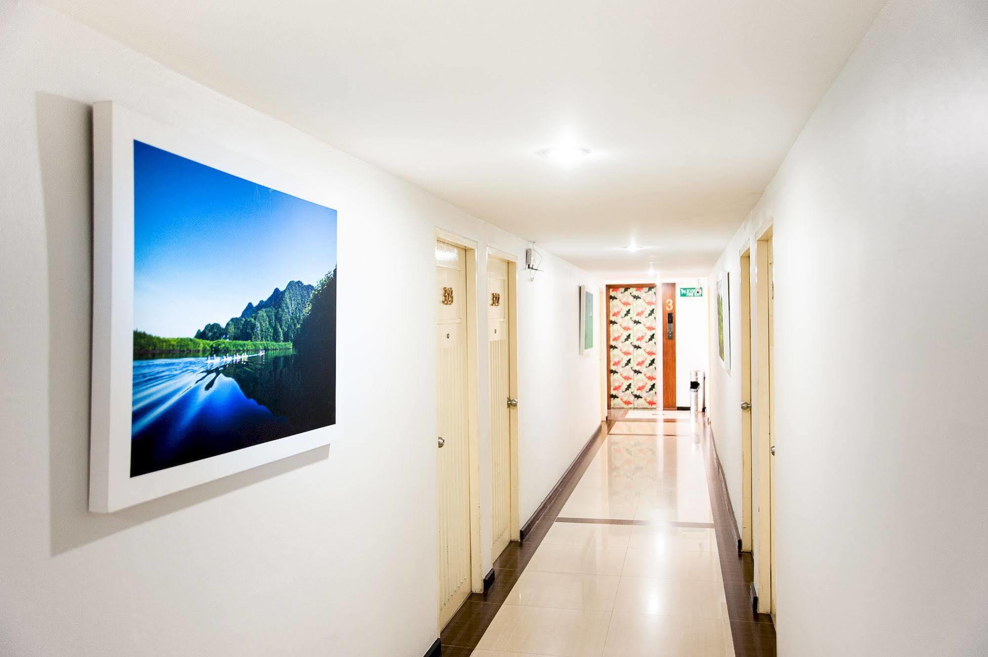 Crystal Inn Phuket Buitenkant foto